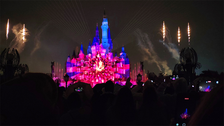 Happy Women’s Day | 歡度三八節，我們相約上海迪士尼樂園